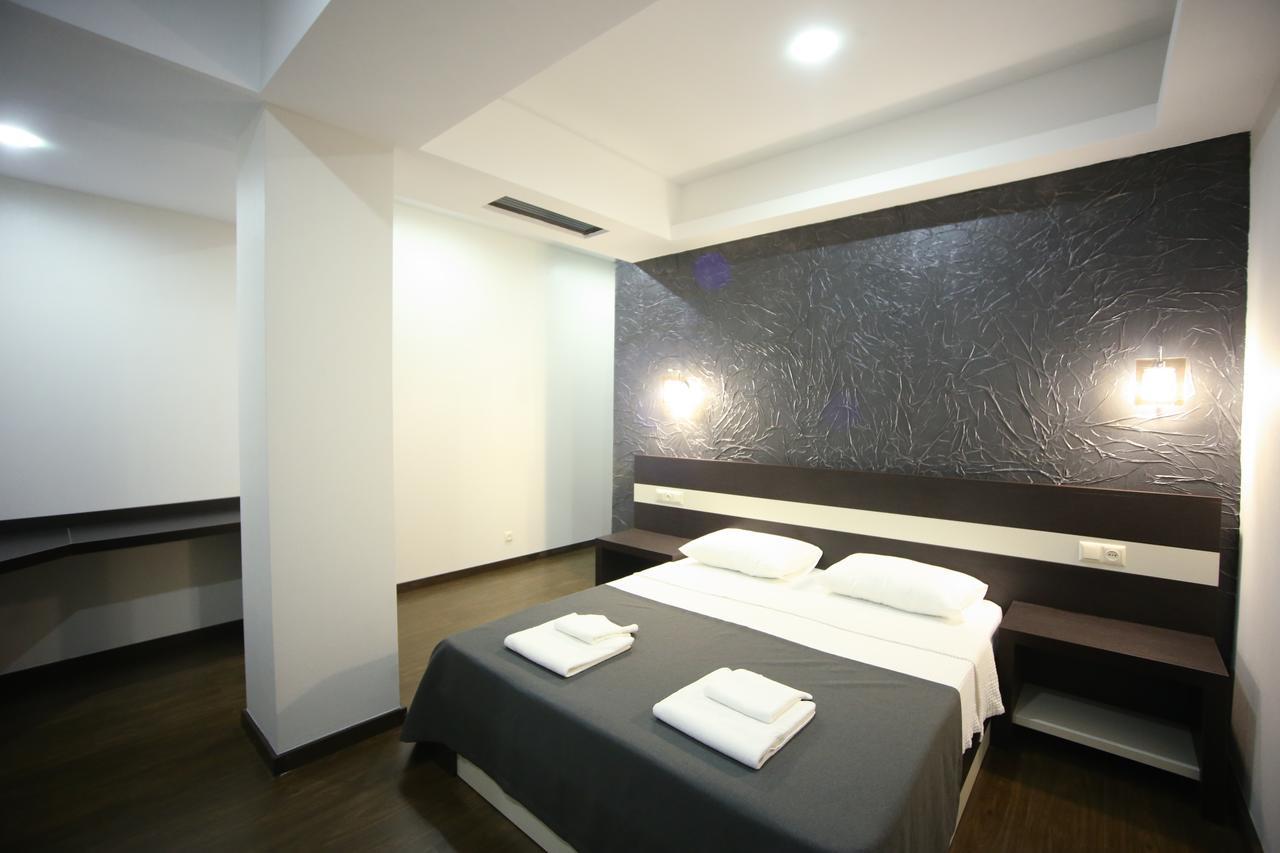 West Tower Hotel Кутаїсі Екстер'єр фото