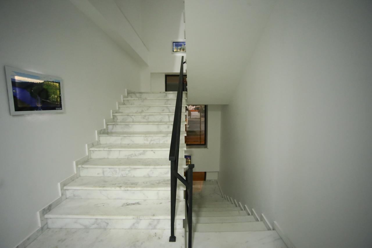 West Tower Hotel Кутаїсі Екстер'єр фото