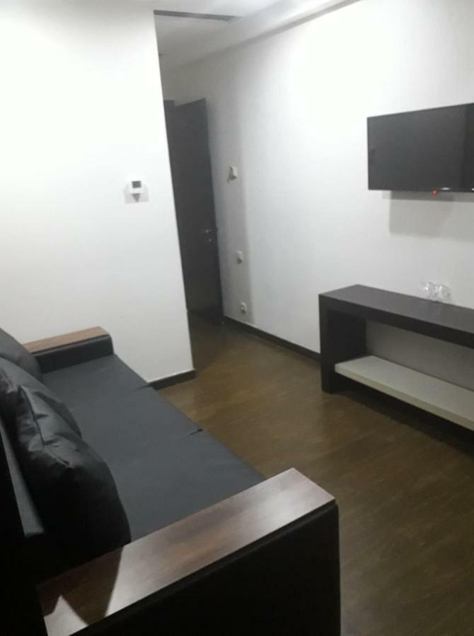West Tower Hotel Кутаїсі Екстер'єр фото