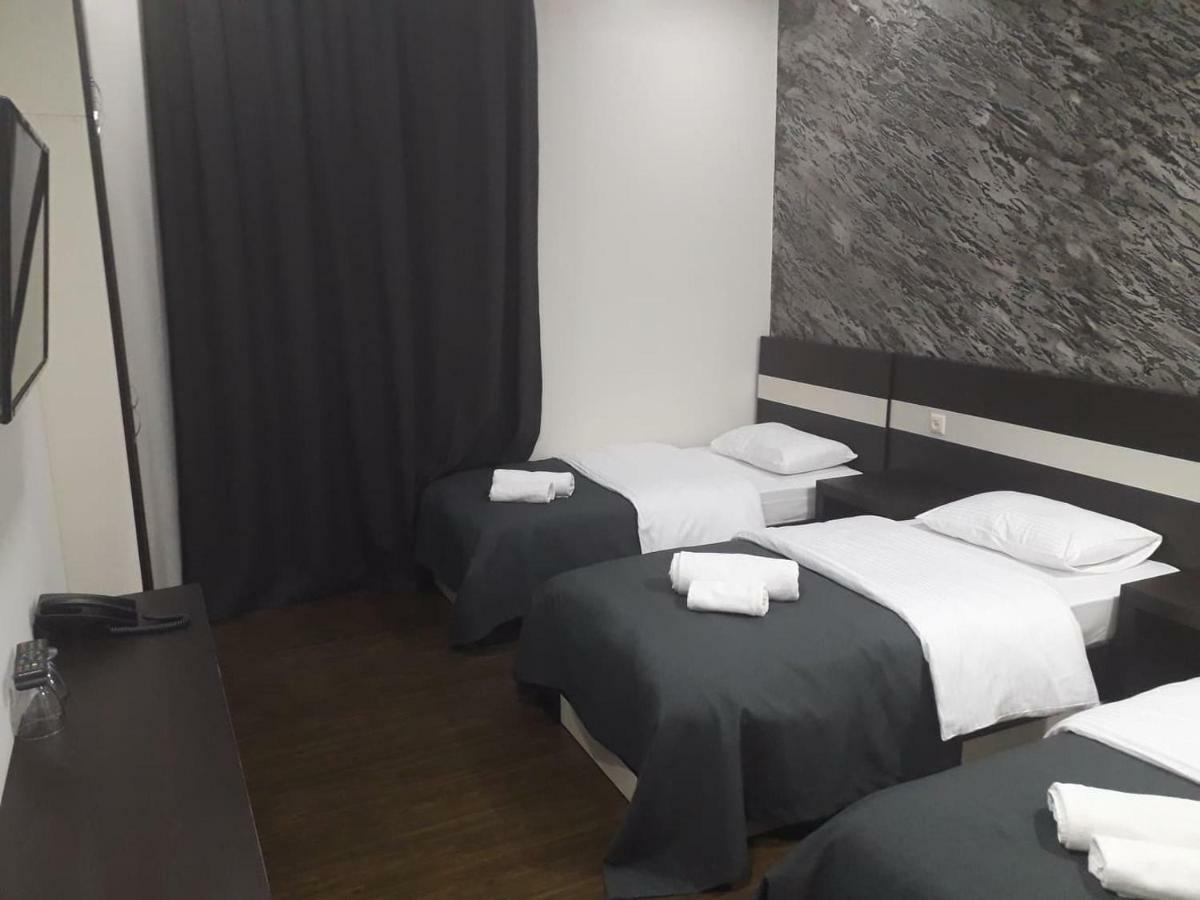 West Tower Hotel Кутаїсі Екстер'єр фото